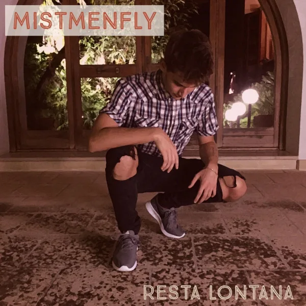 Copertina di Resta lontana